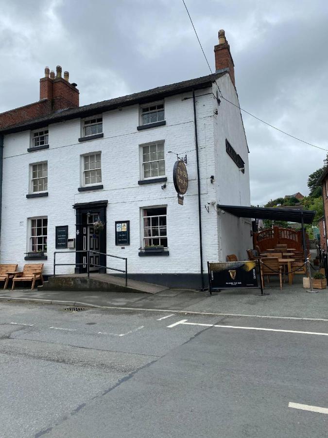 Old New Inn, Llanfyllin Экстерьер фото