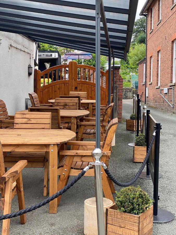 Old New Inn, Llanfyllin Экстерьер фото